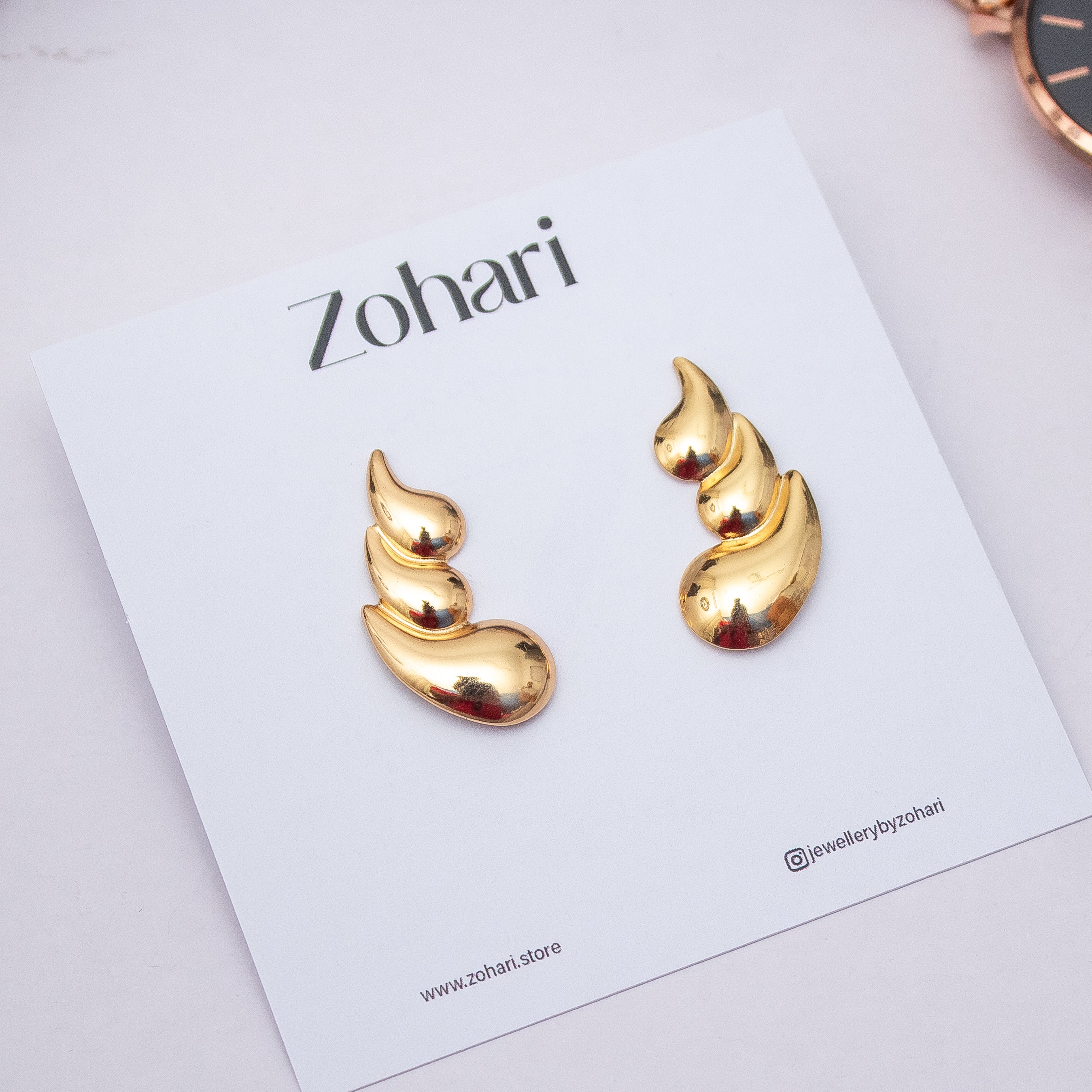 Sculpted Gold Drops