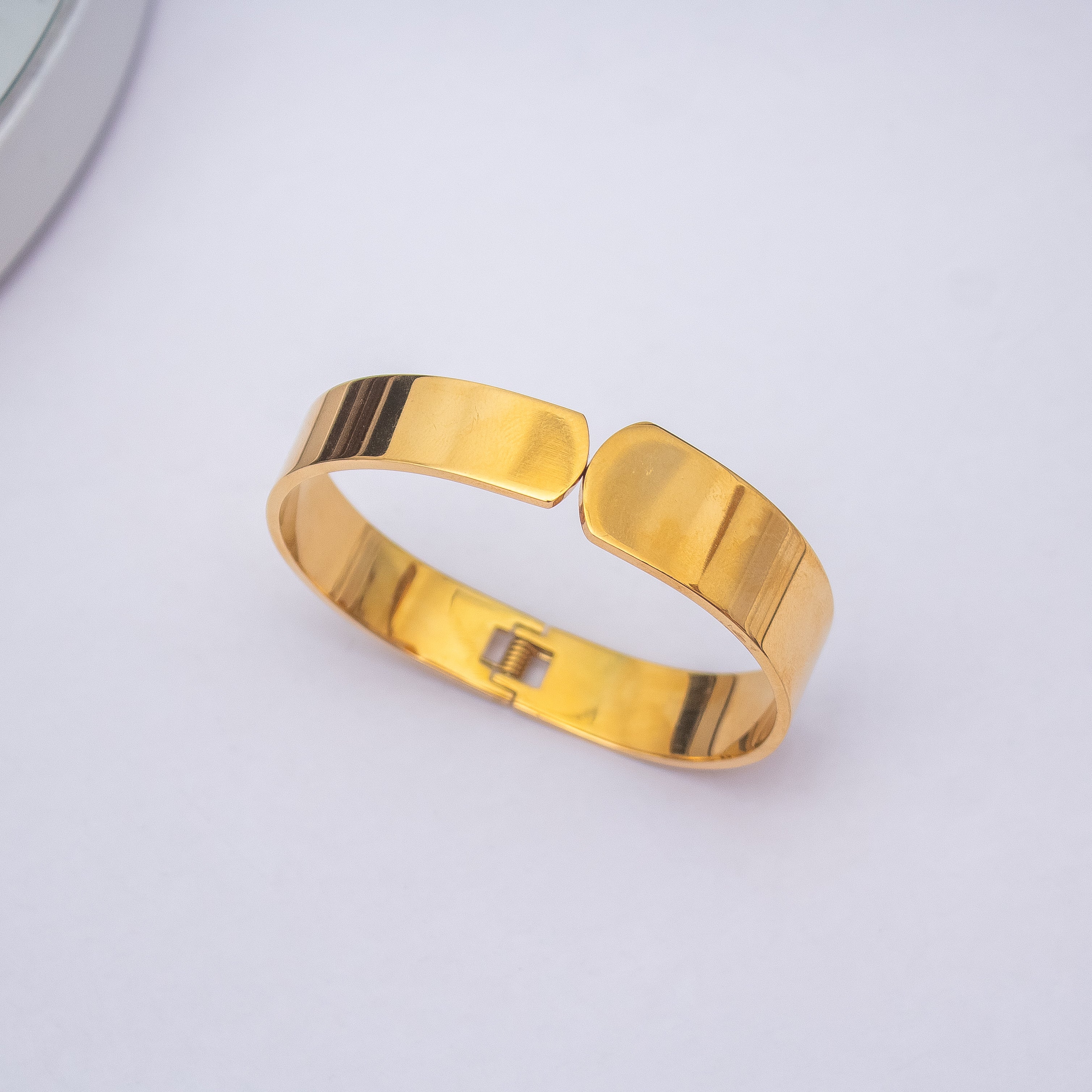 Classic Gold Bracelet