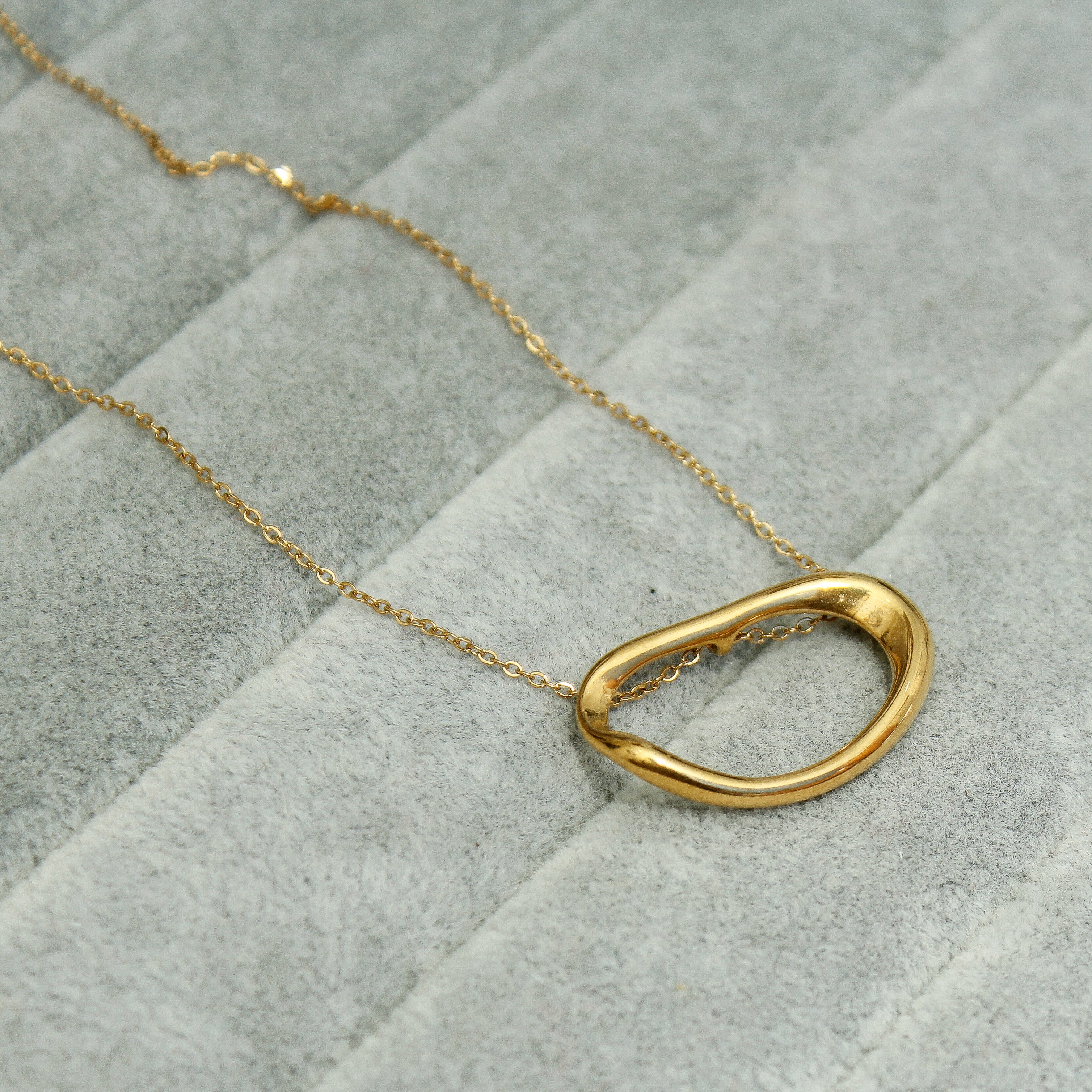 Organic Loop Pendant Necklace - ZN06
